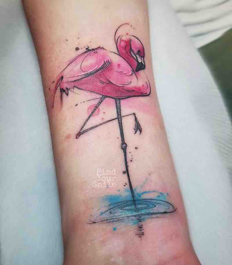 Un tatuaje de flamenco moderno e interesante Un tatuaje de flamenco moderno e interesante
