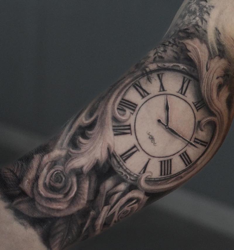 Un tatuaje de reloj de este año Un tatuaje de reloj de este año
