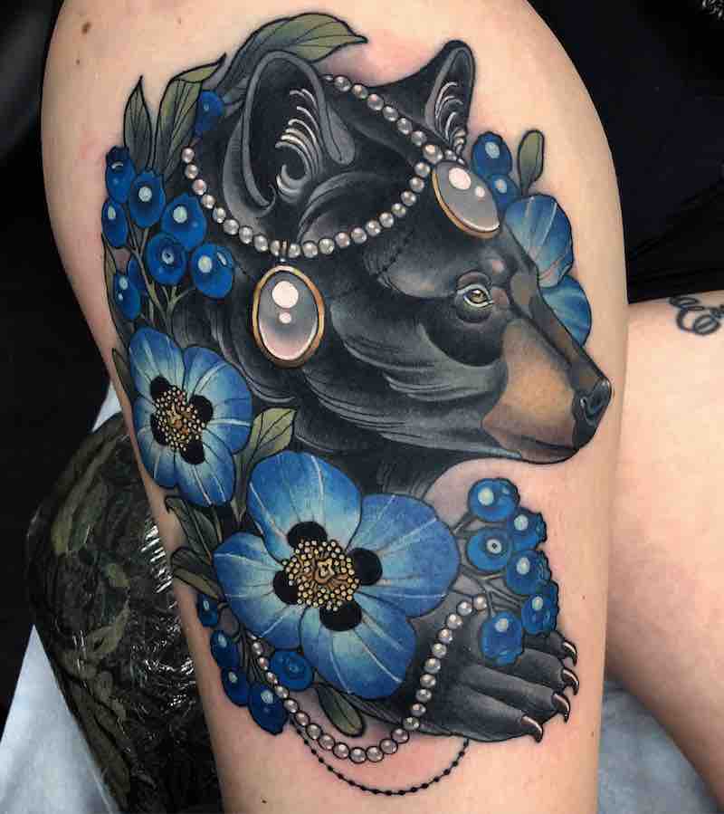 Un tatuaje de oso moderno Un tatuaje de oso moderno