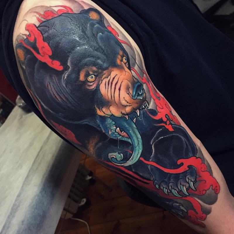 Un tatuaje de oso de este año Un tatuaje de oso de este año