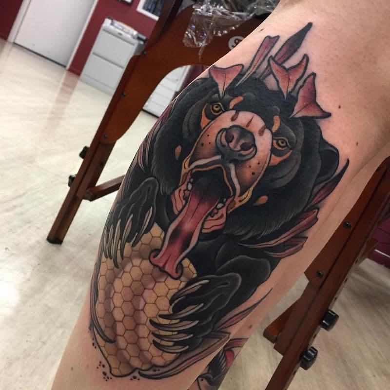 Un tatuaje de oso muy interesante Un tatuaje de oso muy interesante