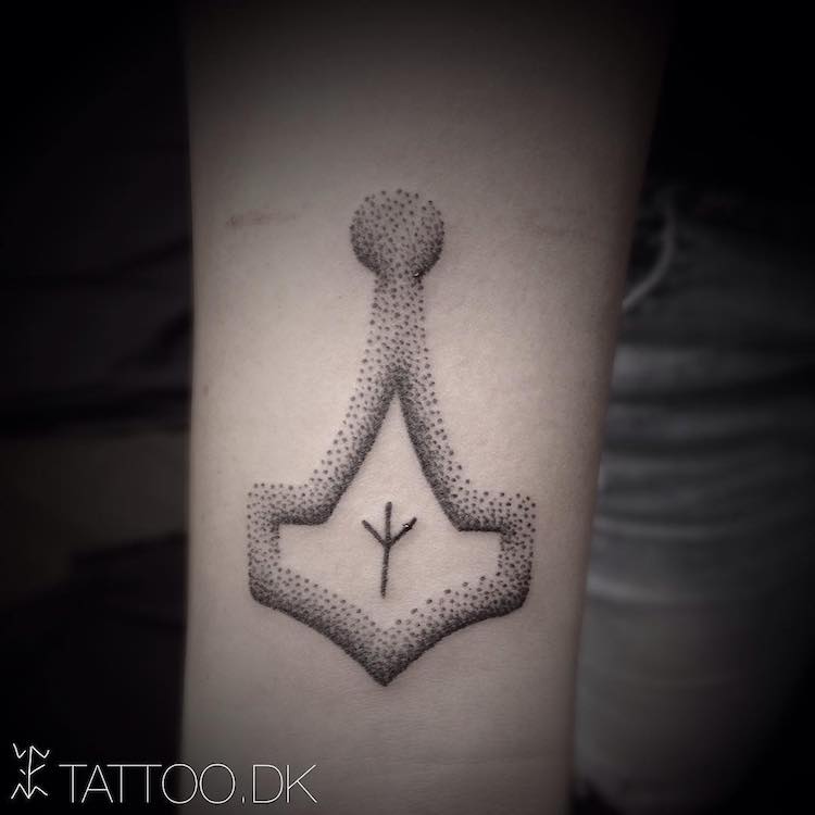 tatuaje de martillo para mujeres tatuaje de martillo para mujeres