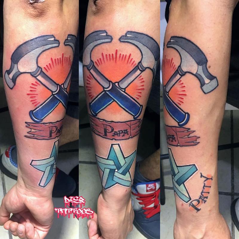tatuaje de martillo para hombre y mujer tatuaje de martillo para hombre y mujer