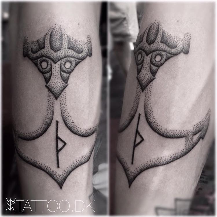 tatuaje de martillo perfecto para hombre tatuaje de martillo perfecto para hombre