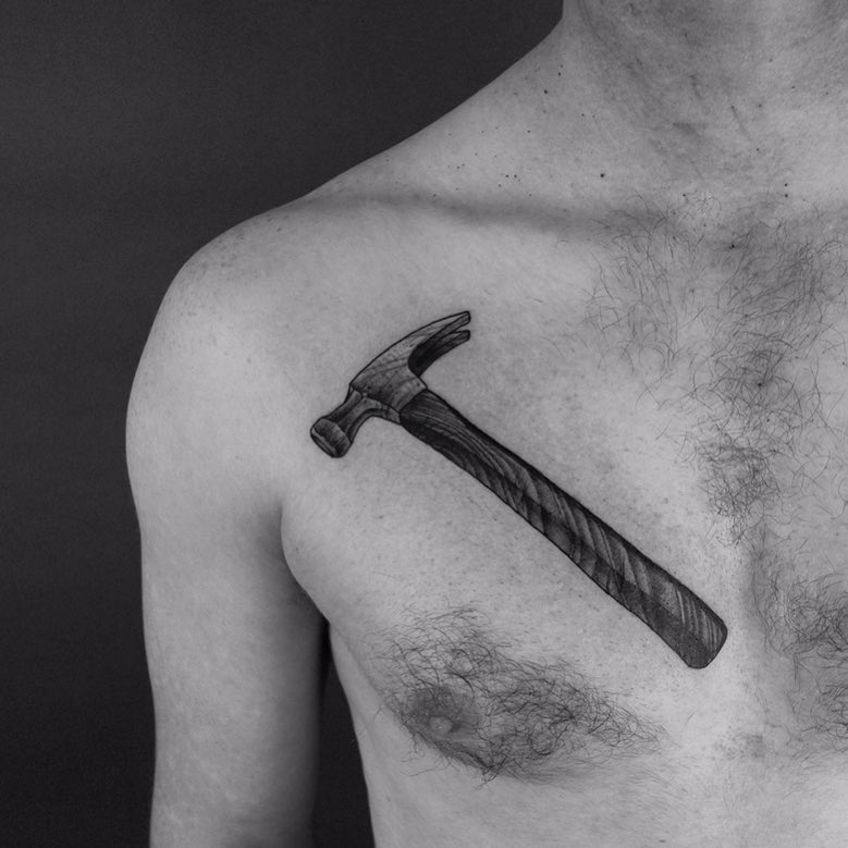tatuaje de martillo para mujeres tatuaje de martillo para mujeres