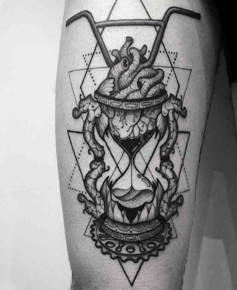 Tatuaje de reloj de arena para hombre Tatuaje de reloj de arena para hombre
