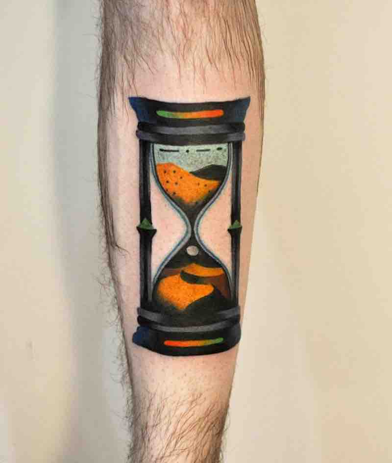 Un Tatuaje de reloj de arena bastante bueno Un Tatuaje de reloj de arena bastante bueno