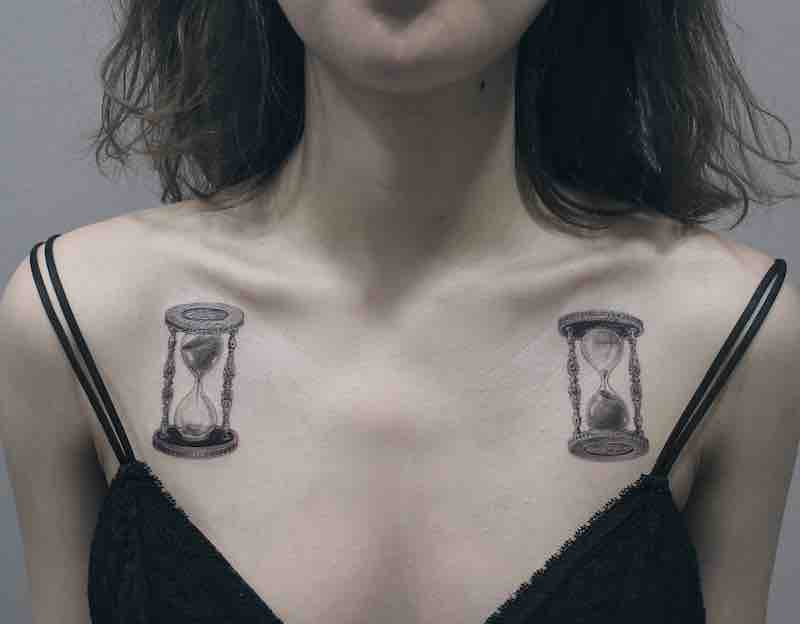 Tatuaje de reloj de arena para hombre y mujer Tatuaje de reloj de arena para hombre y mujer