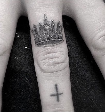 Perfecto tatuaje de corona Perfecto tatuaje de corona