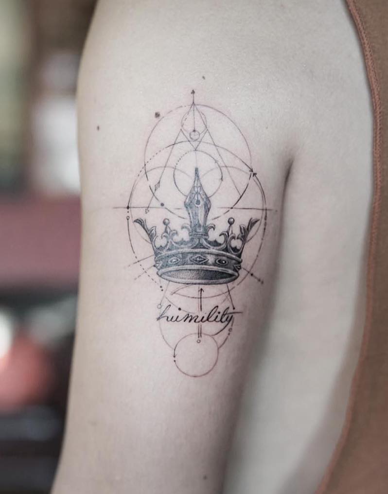 tatuaje de corona perfecto para hombre tatuaje de corona perfecto para hombre
