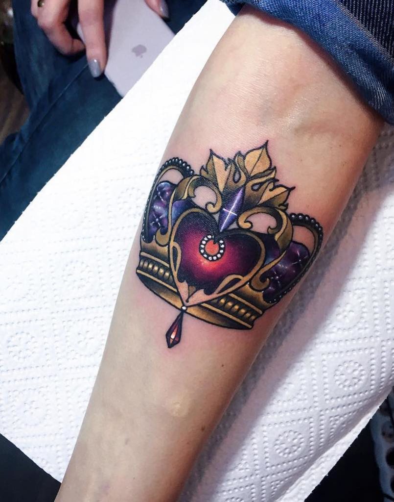 tatuaje de corona para hombre tatuaje de corona para hombre