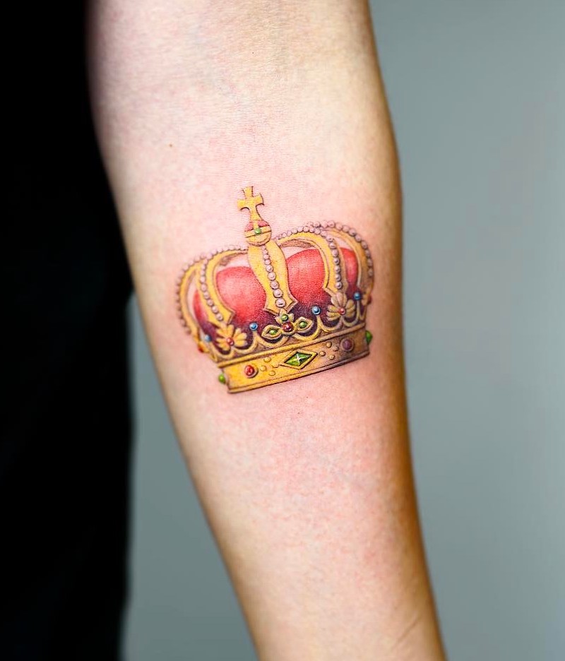 Un tatuaje de corona bastante bueno Un tatuaje de corona bastante bueno