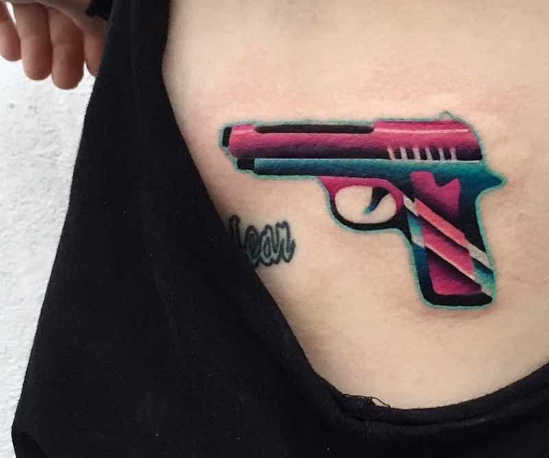 tatuaje de pistola perfecto para mujeres tatuaje de pistola perfecto para mujeres
