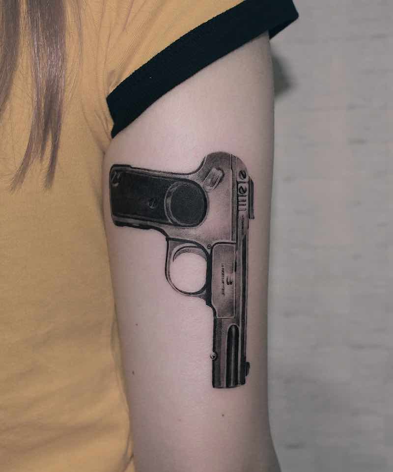 tatuaje de pistola perfecto para mujeres y hombres tatuaje de pistola perfecto para mujeres y hombres