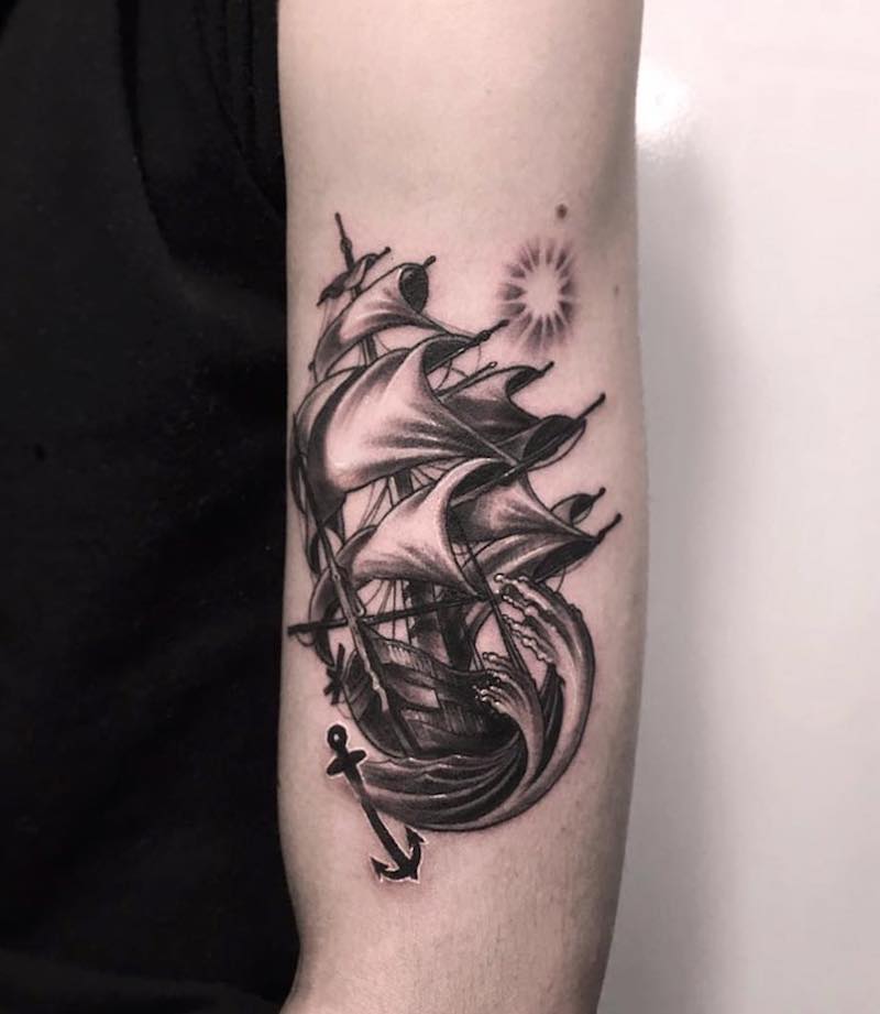 Un tatuaje de barco de este año Un tatuaje de barco de este año