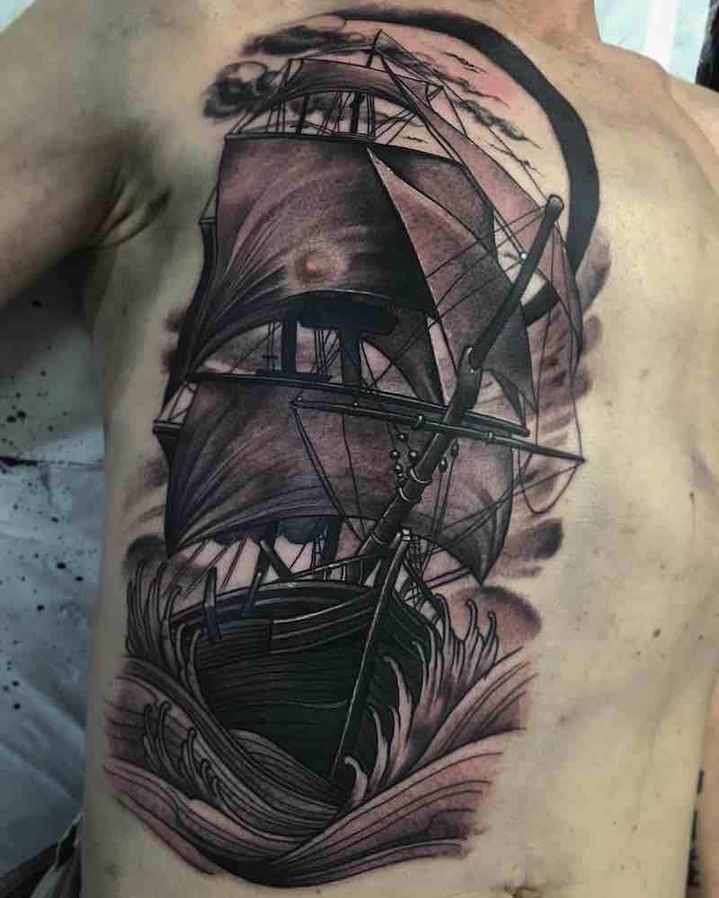 Perfecto tatuaje de barco Perfecto tatuaje de barco