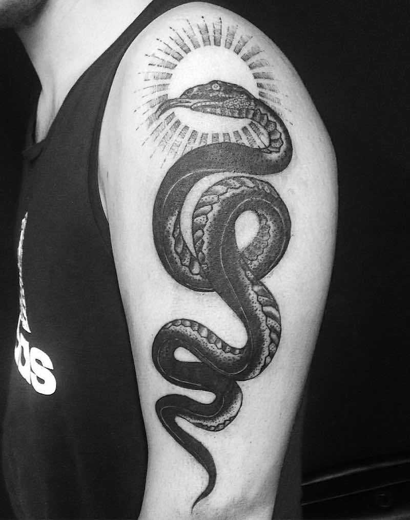 Perfecto tatuaje de serpiente Perfecto tatuaje de serpiente