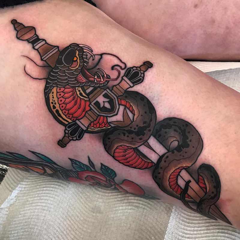 Un tatuaje de serpiente de este año Un tatuaje de serpiente de este año