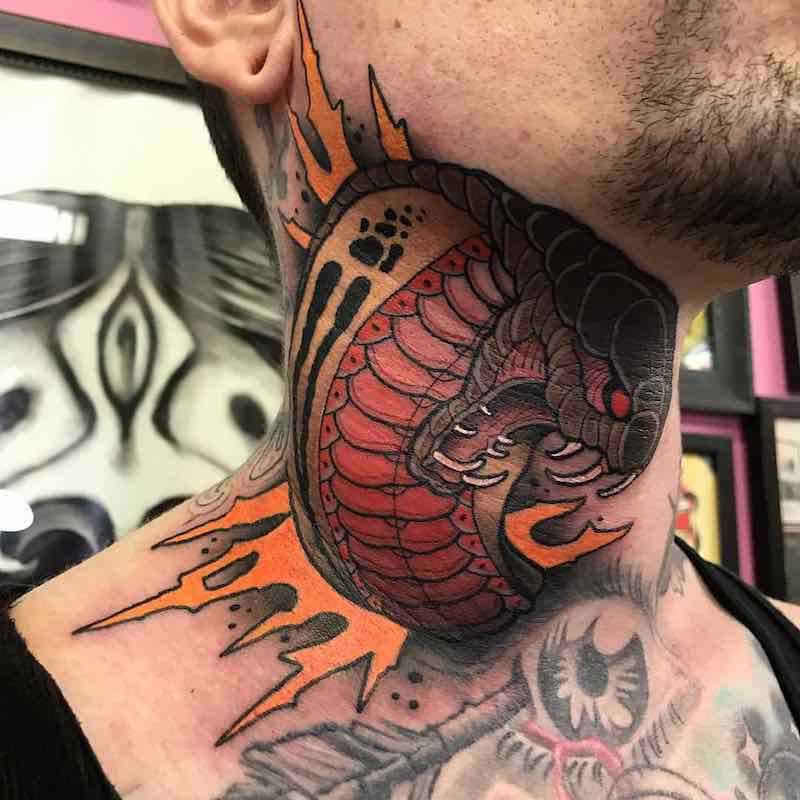 Fantástico tatuaje de serpiente Fantástico tatuaje de serpiente