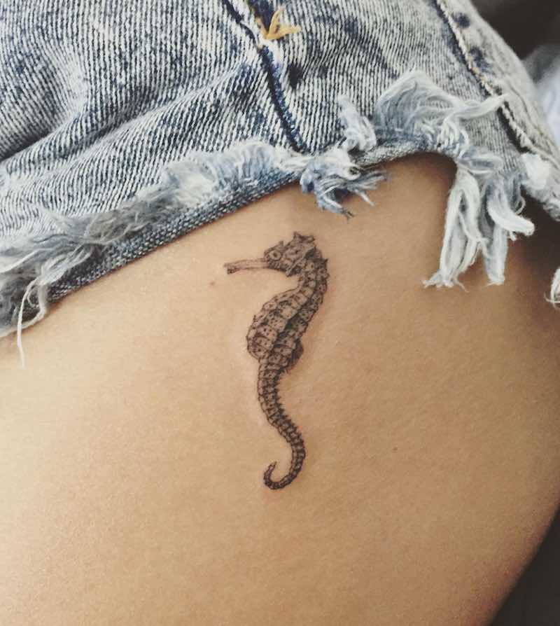 tatuaje de caballito de mar para mujeres tatuaje de caballito de mar para mujeres