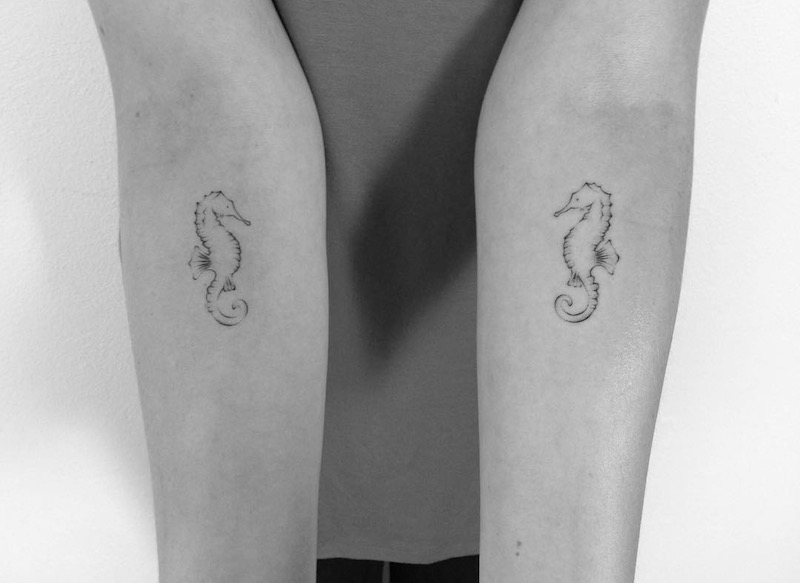 Un tatuaje de caballito de mar moderno Un tatuaje de caballito de mar moderno