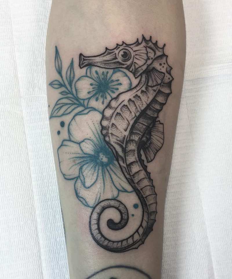 tatuaje de caballito de mar perfecto para hombre tatuaje de caballito de mar perfecto para hombre