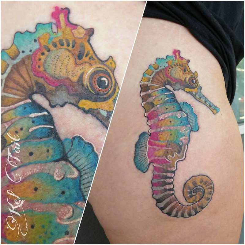 Fantástico tatuaje de caballito de mar Fantástico tatuaje de caballito de mar