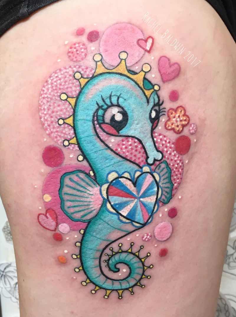 Un tatuaje de caballito de mar moderno e interesante Un tatuaje de caballito de mar moderno e interesante