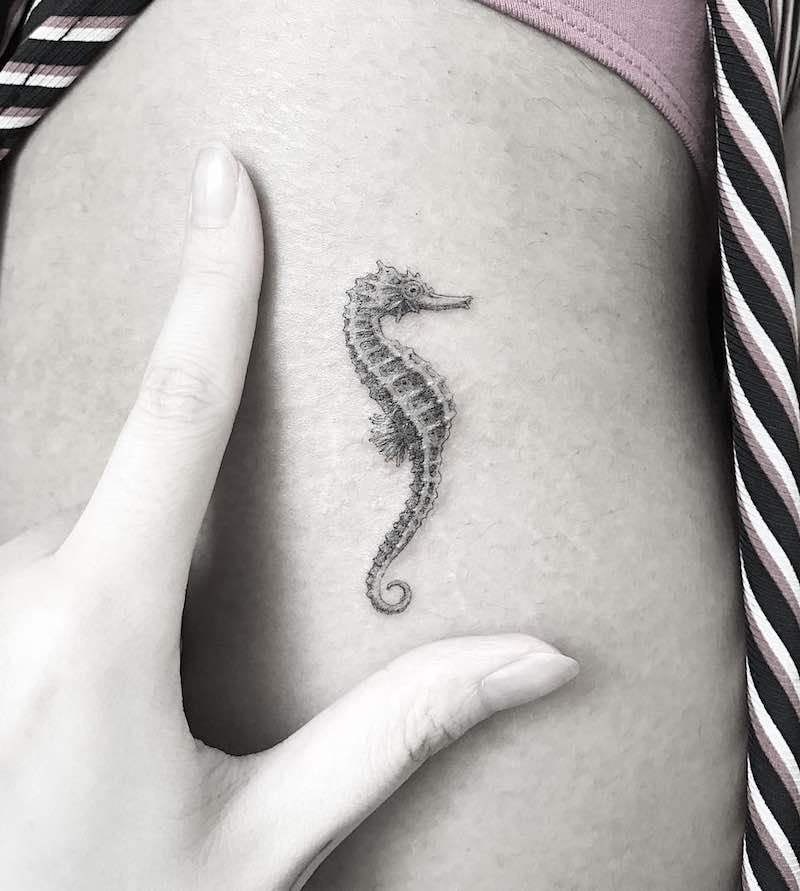 Fantástico tatuaje de caballito de mar Fantástico tatuaje de caballito de mar