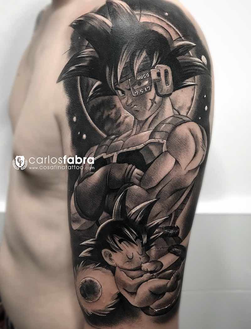 una persona con un tatuaje de Dragon Ball Z una persona con un tatuaje de Dragon Ball Z