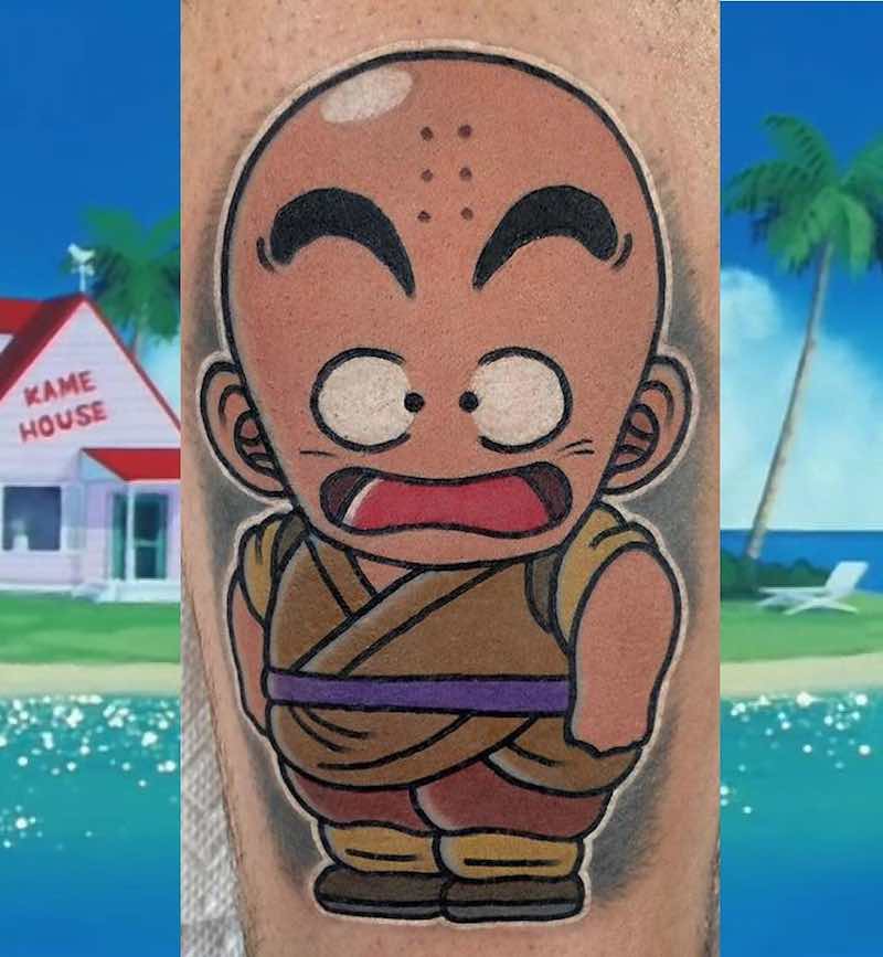 Una mujer con un tatuaje de Dragon Ball Z Una mujer con un tatuaje de Dragon Ball Z