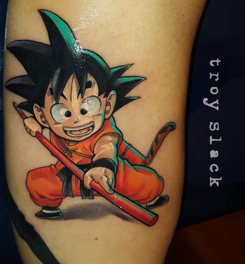 una persona con un tatuaje de Dragon Ball Z una persona con un tatuaje de Dragon Ball Z