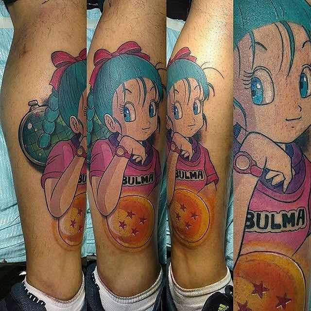 Persona con un tatuaje de Dragon Ball Z Persona con un tatuaje de Dragon Ball Z