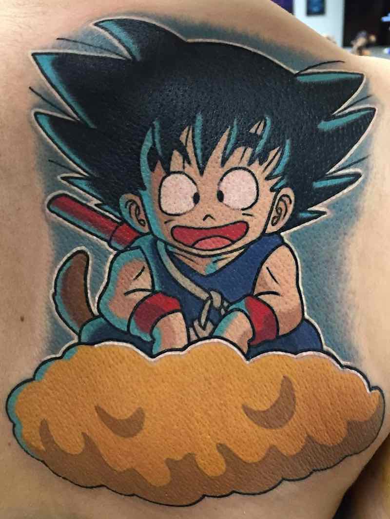 Persona con un tatuaje de Dragon Ball Z Persona con un tatuaje de Dragon Ball Z
