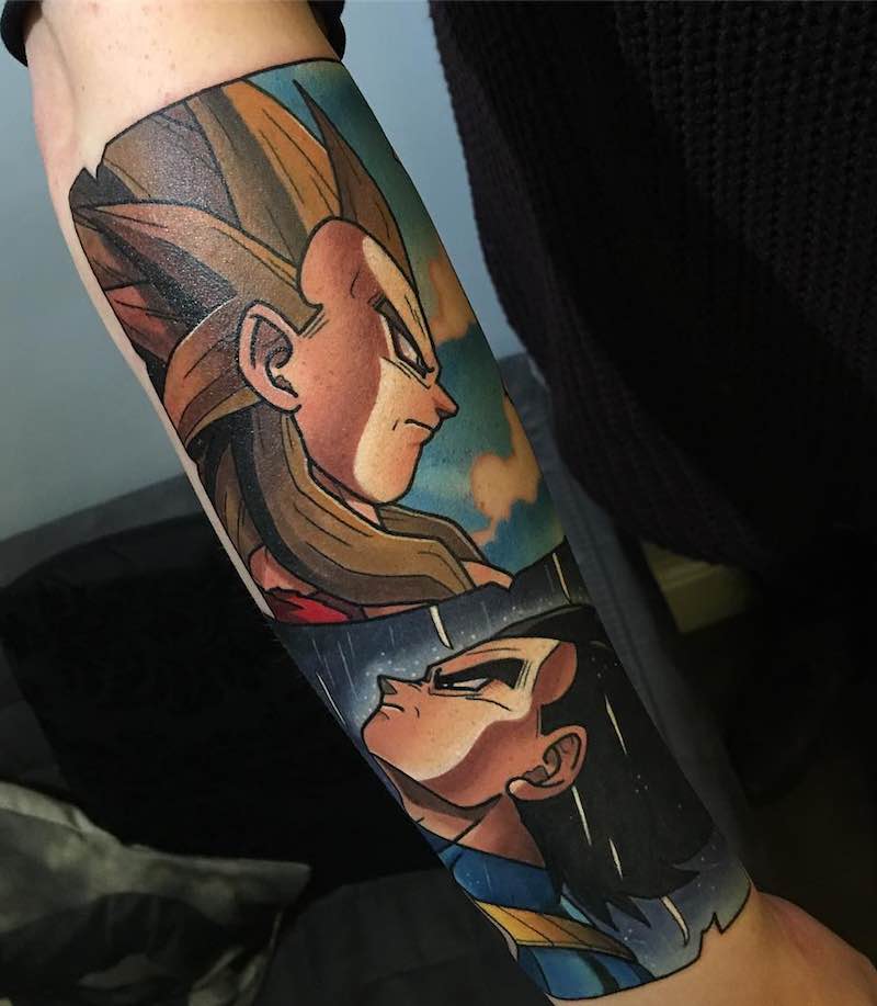 Mujer con un tatuaje de Dragon Ball Z Mujer con un tatuaje de Dragon Ball Z
