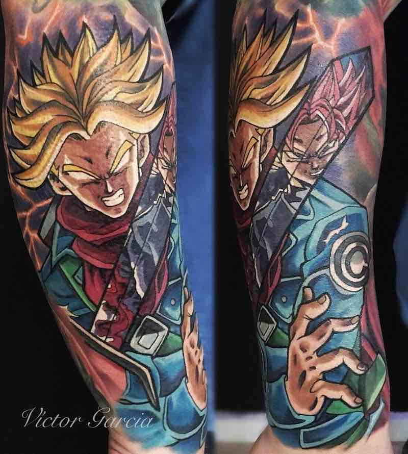 Una mujer con un tatuaje de Dragon Ball Z Una mujer con un tatuaje de Dragon Ball Z
