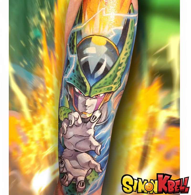 Mujer con tatuaje de Dragon Ball Z Mujer con tatuaje de Dragon Ball Z