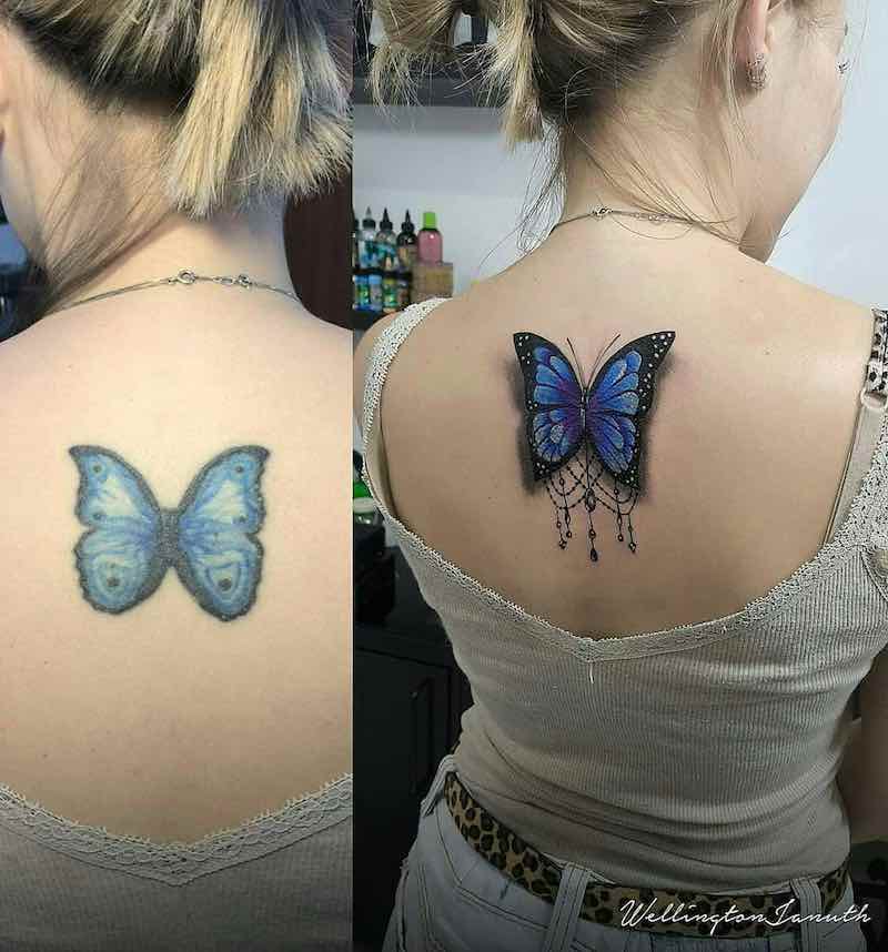 Un tatuaje de mariposa moderno e interesante Un tatuaje de mariposa moderno e interesante