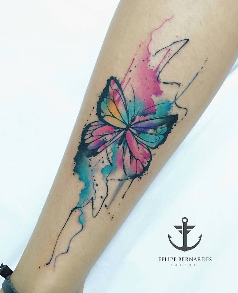 Un tatuaje de mariposa moderno Un tatuaje de mariposa moderno