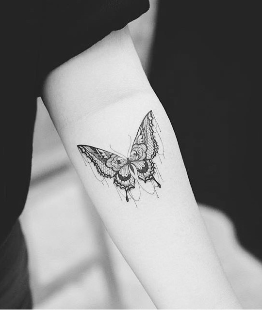 Increible tatuaje de mariposa Increible tatuaje de mariposa