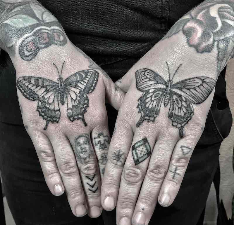 tatuaje de mariposa para hombre tatuaje de mariposa para hombre