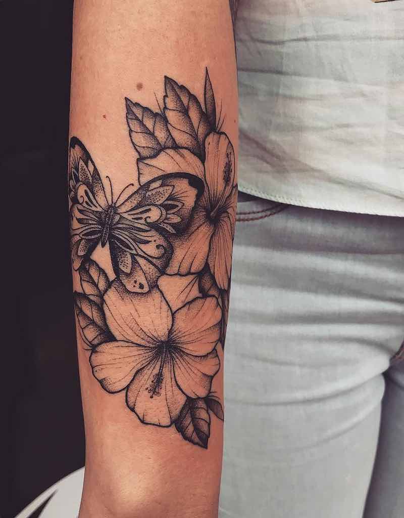 Un tatuaje de mariposa bastante bueno Un tatuaje de mariposa bastante bueno