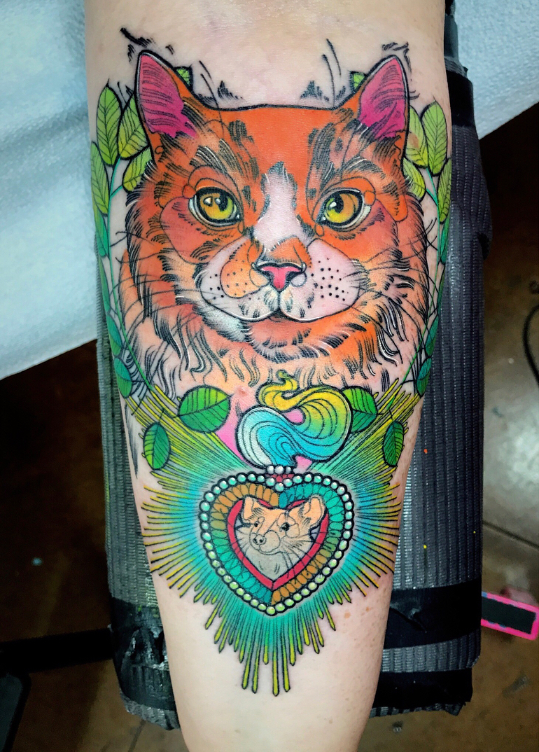 Fantástico tatuaje de gato Fantástico tatuaje de gato