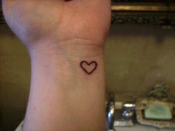 foto tatuajes munecas 305