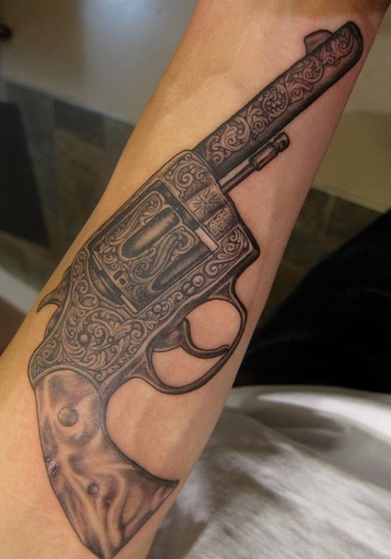 tatuaje pistolas 102
