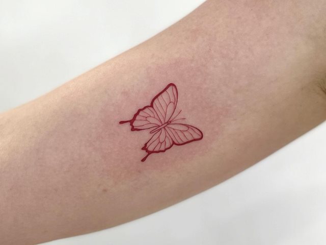 tattoo femenino bonita mariposa 05