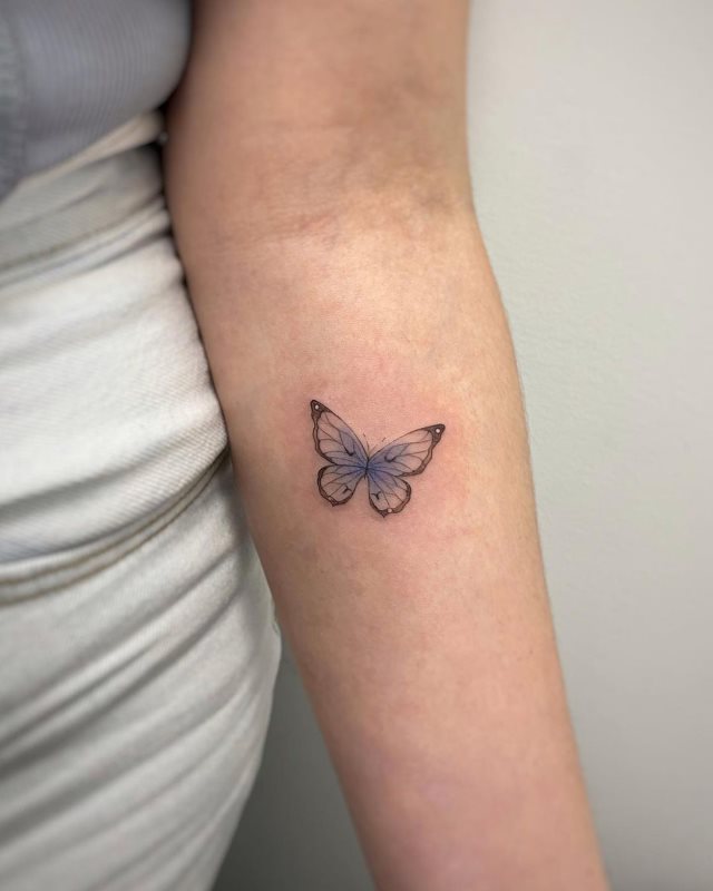 tattoo femenino bonita mariposa 21