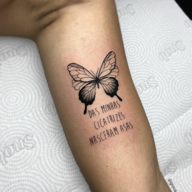 tattoo femenino bonita mariposa 22