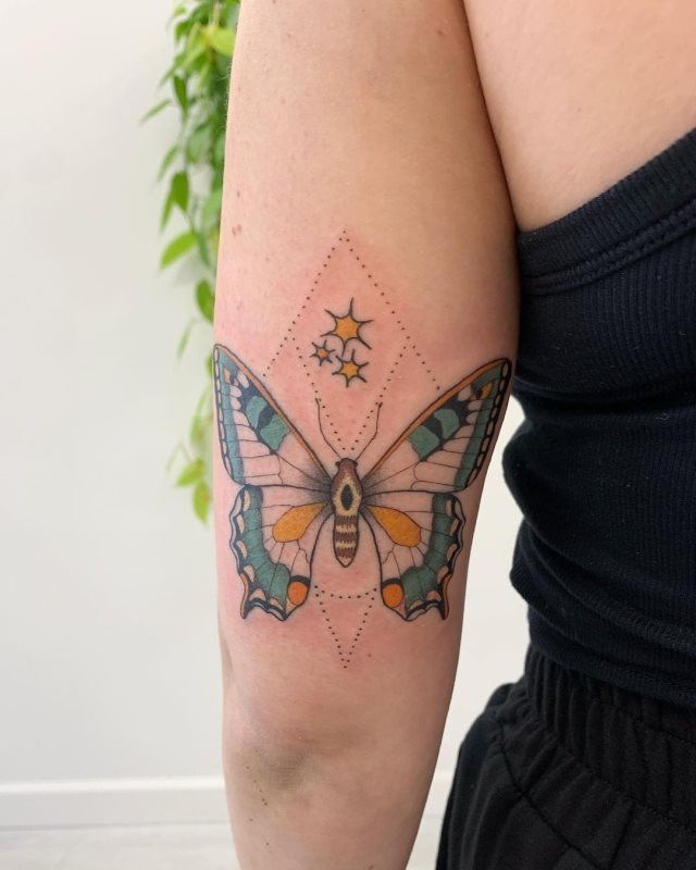 tattoo femenino bonita mariposa 35