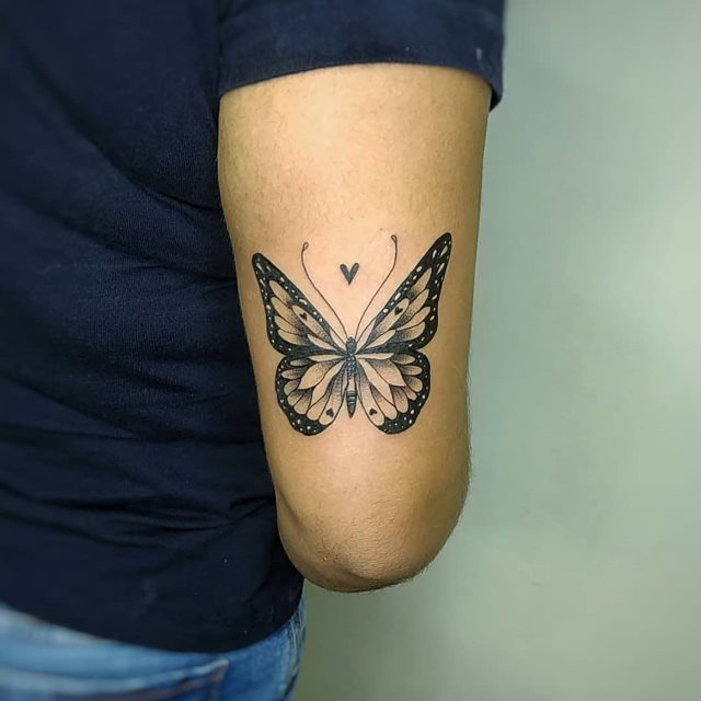 tattoo femenino bonita mariposa 36